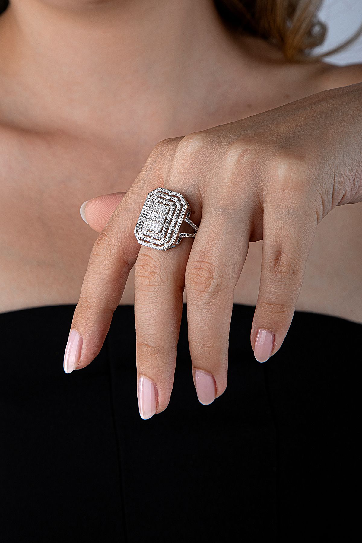 925 Ayar Gümüş Baget Kesim Taş Döşemeli Yüzük