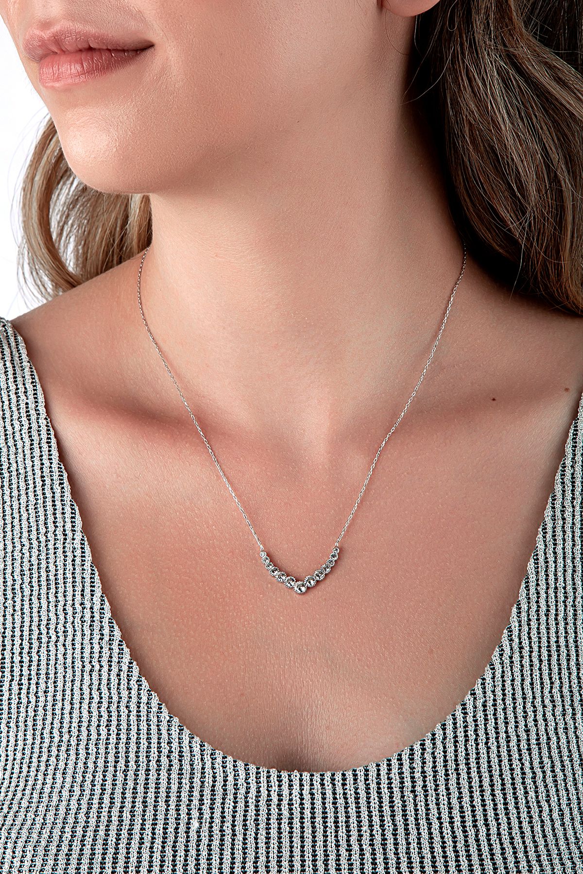 925 Ayar Gümüş Yuvarlak Taşlı U Kolye