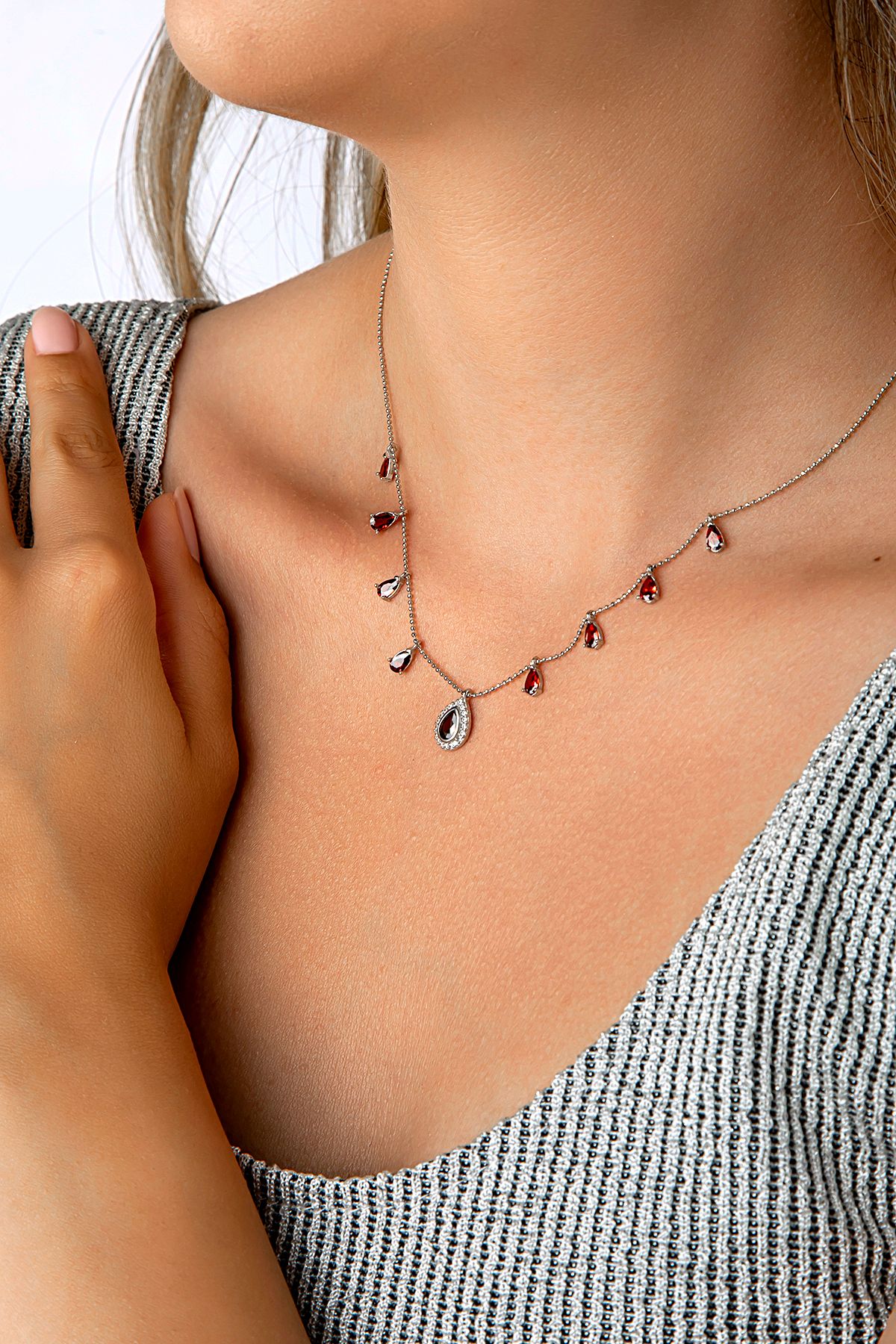 925 Ayar Gümüş Kırmızı Damla Kesim Taşlı Şans Kolyesi