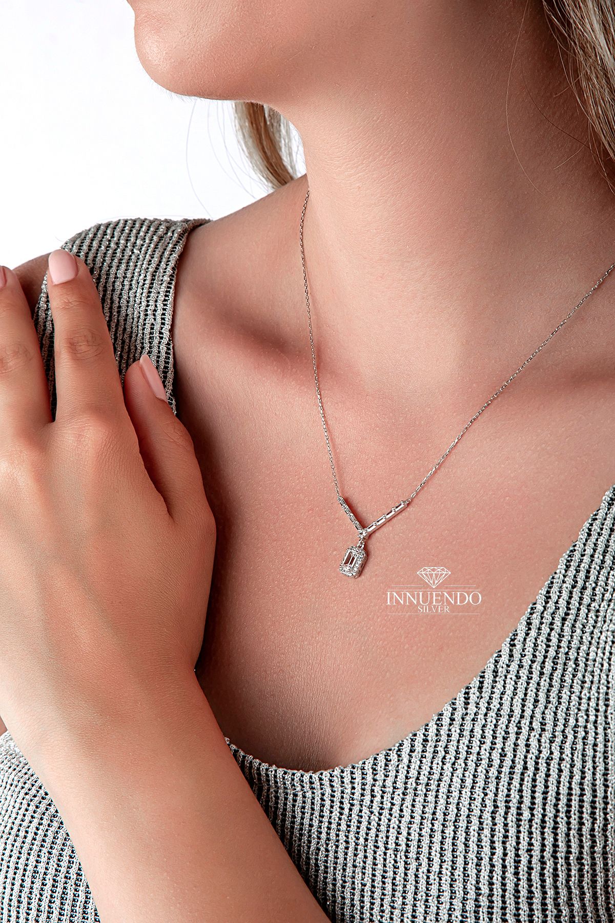 b3245c5516f3a9be2a33b3a6b724b572