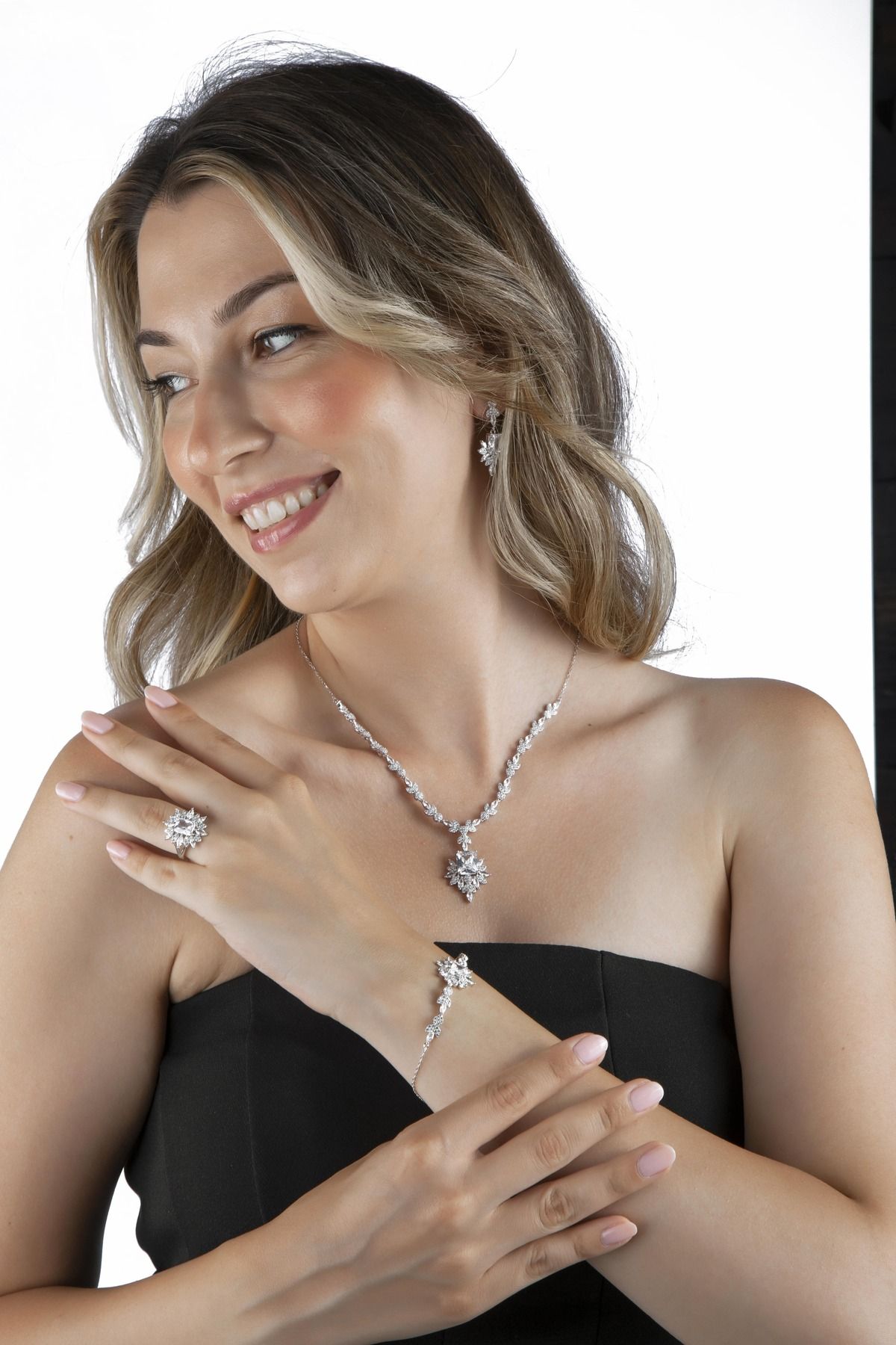 925 Ayar Gümüş 12mm Baget Taşlı Çiçek Motifli Gerdanlık Seti