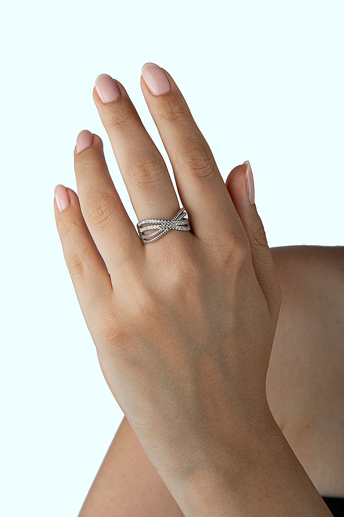 925 Ayar Gümüş Dalgalı Taşlı Yüzük